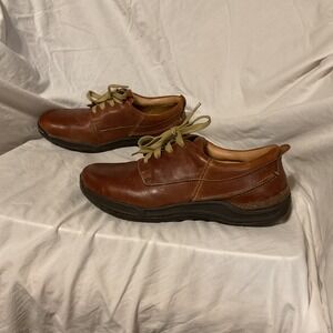 Brown Lace Up Rogue Powell Peanut Shoes in Box, Used with Arch Support - Size 10